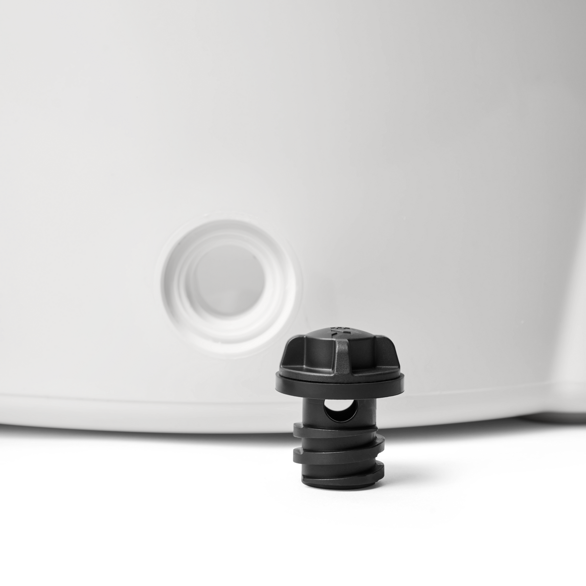 YETI® Tank 45 Insulated Ice Bucket - White