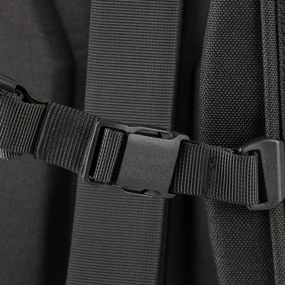 STOIRM Messenger Bag