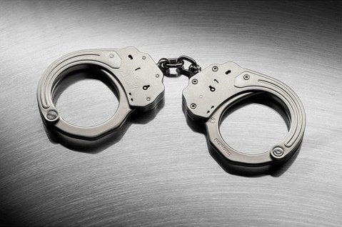 ASP Menottes Sentry avec chaîne en acier