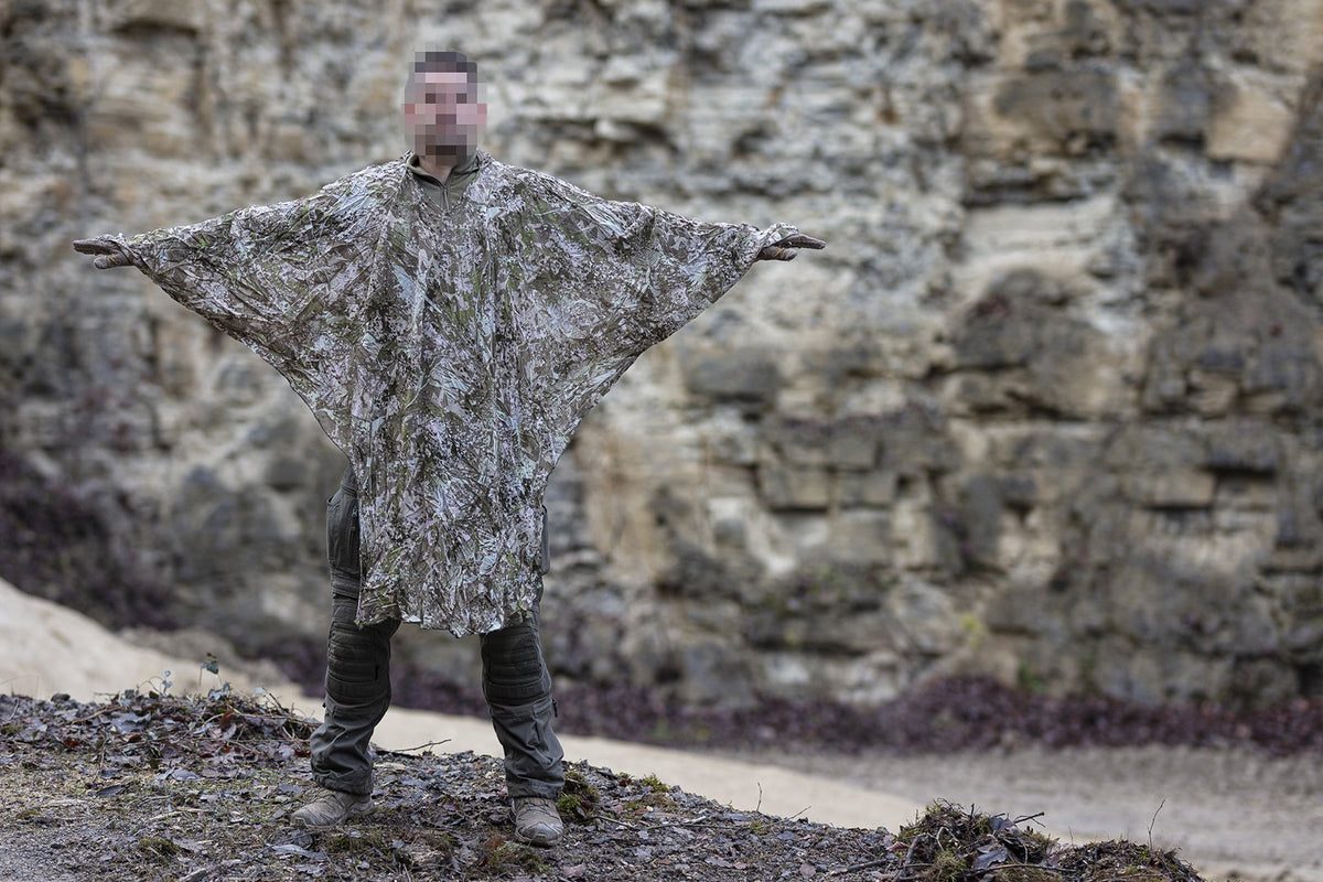 Ghosthood Compact-Poncho