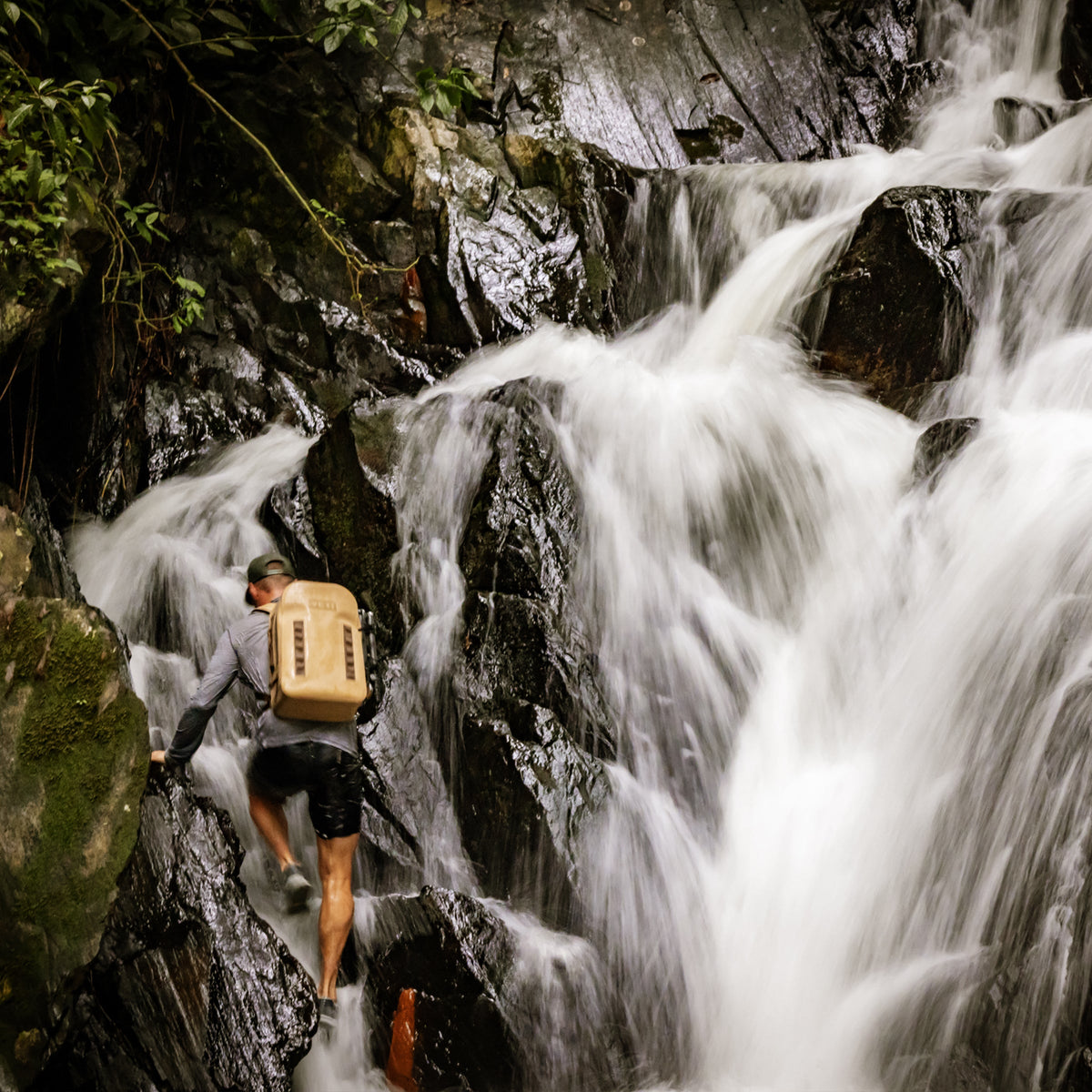 YETI® Sac à dos Panga 28 - Tan