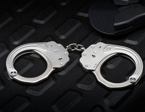 ASP Menottes Sentry avec chaîne en acier