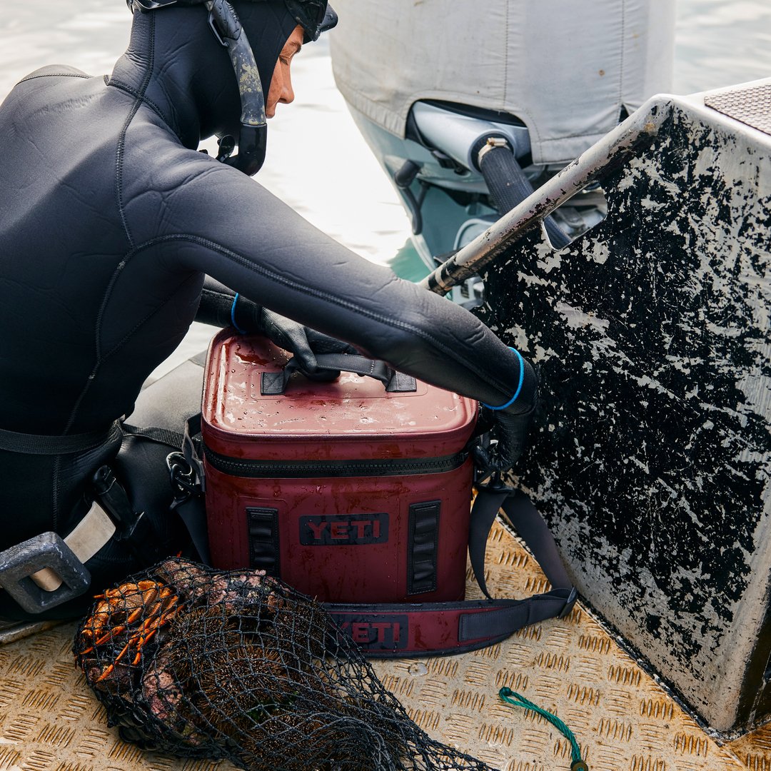 YETI® Sac isotherme HOPPER FLIP® 12 - Wild Vine Red