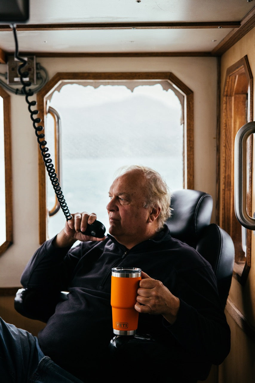 YETI® Rambler 20 Oz Reisebecher - King Crab