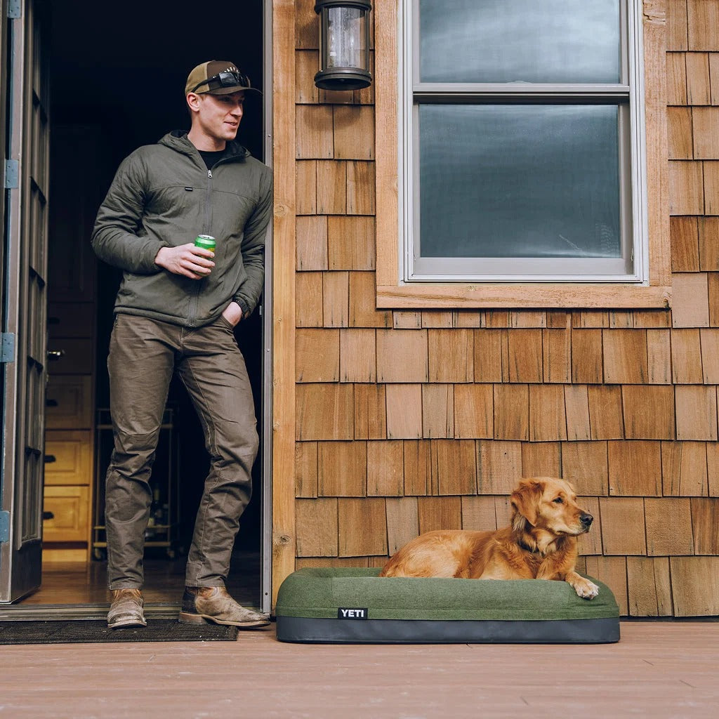 YETI® Boomer Hundebett Large - Navy