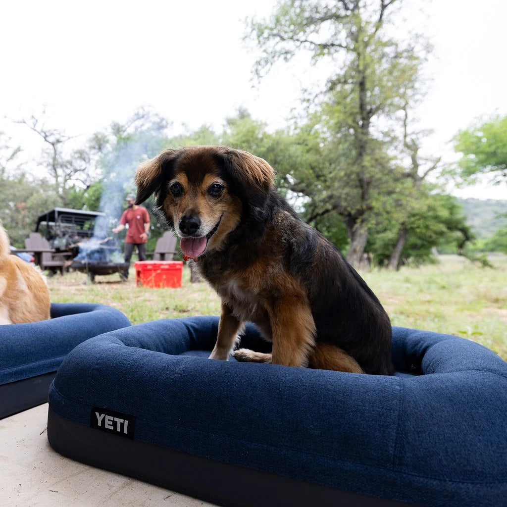 YETI® Boomer Hundebett Small - Olive