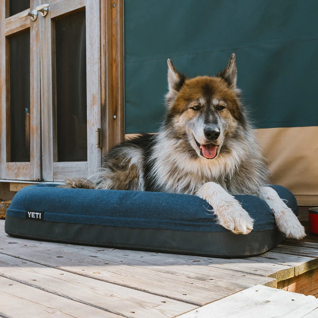 YETI® Boomer Hundebett Large - Olive