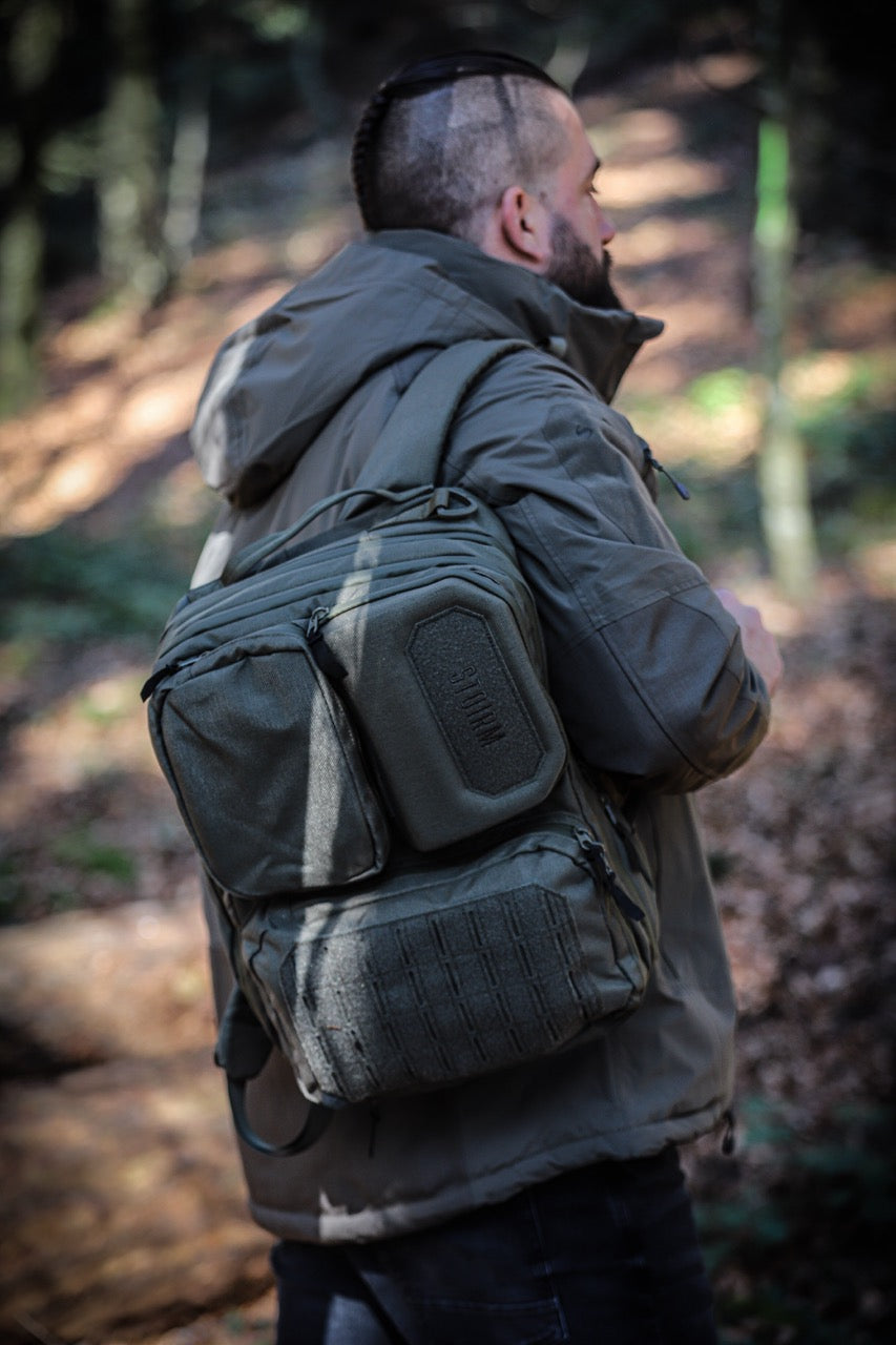 STOIRM Messenger Bag