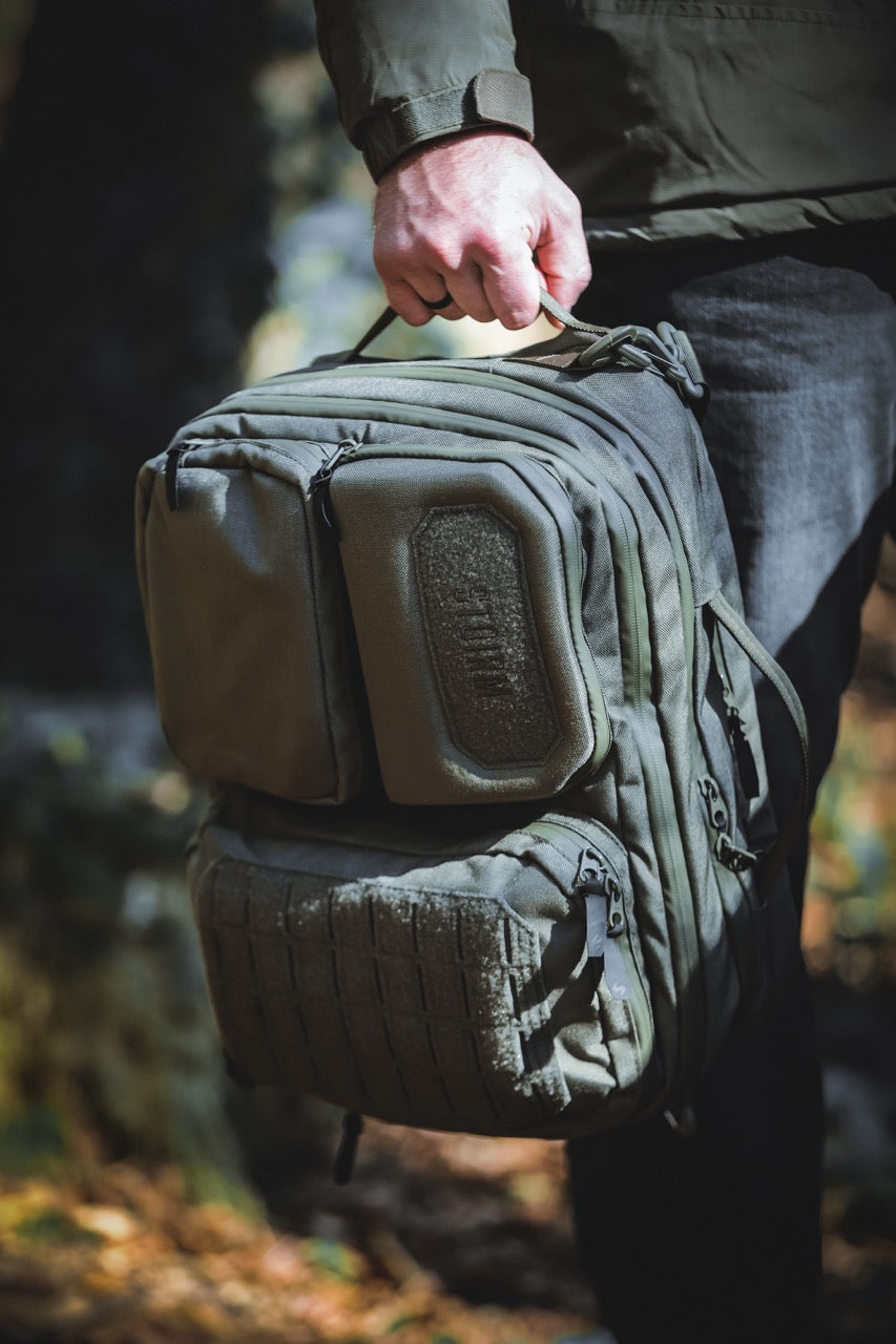 STOIRM Messenger Bag