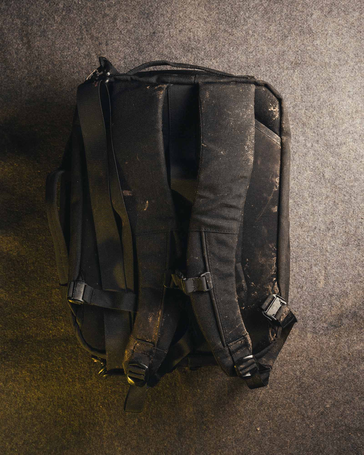 STOIRM Messenger Bag