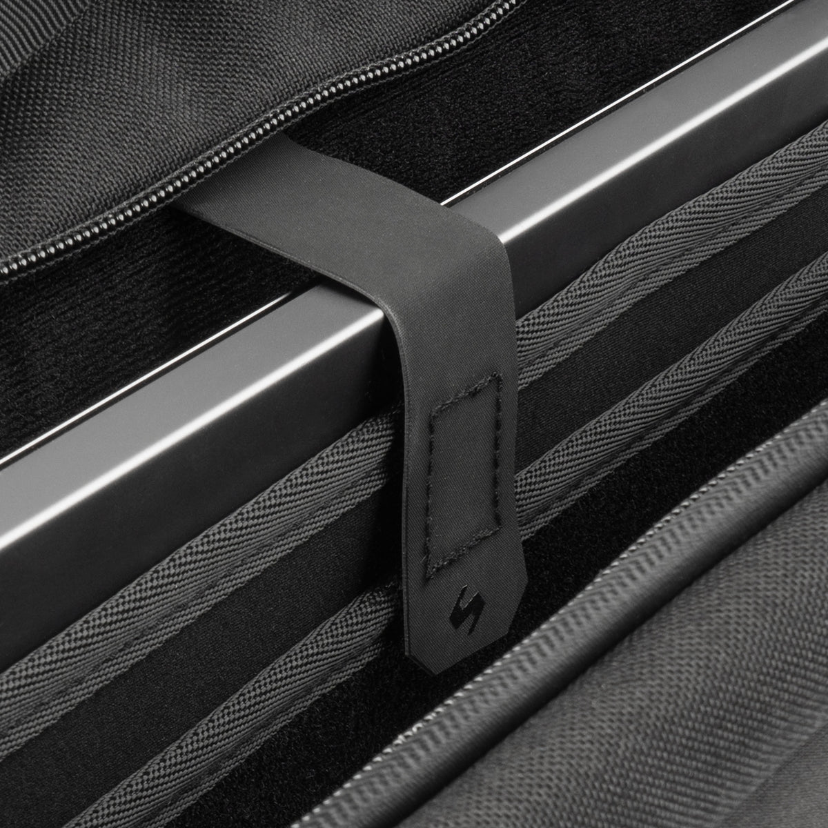 STOIRM Messenger Bag