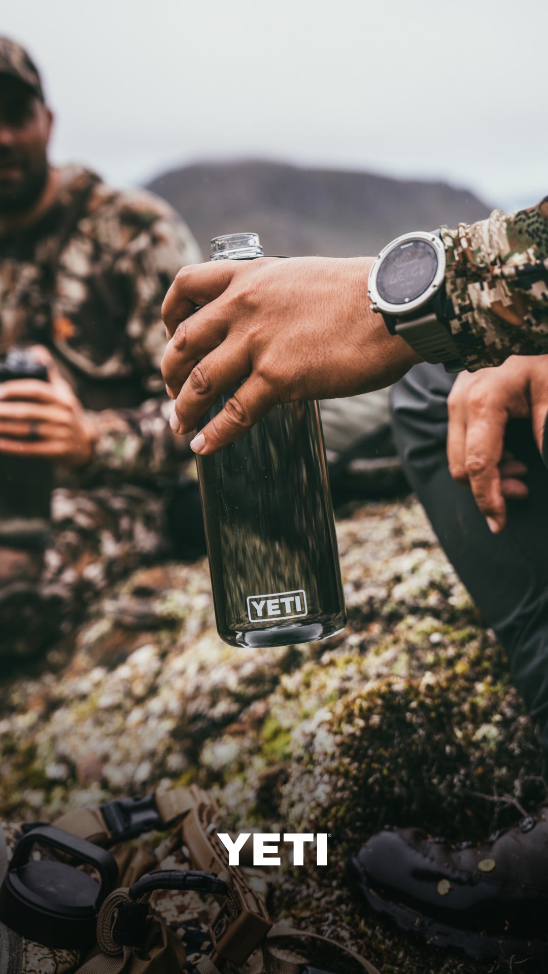 YETI® Yonder™ 1L Bouteille d&#39;eau - Navy