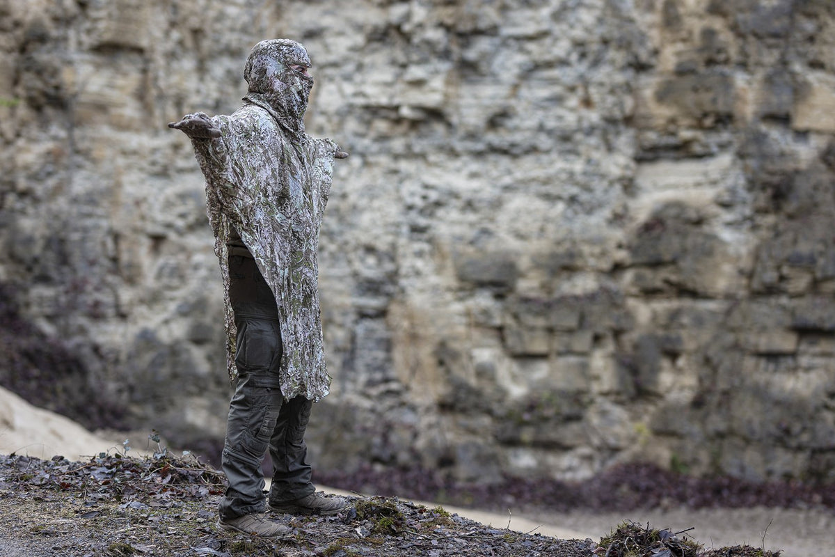 Ghosthood Compact-Poncho