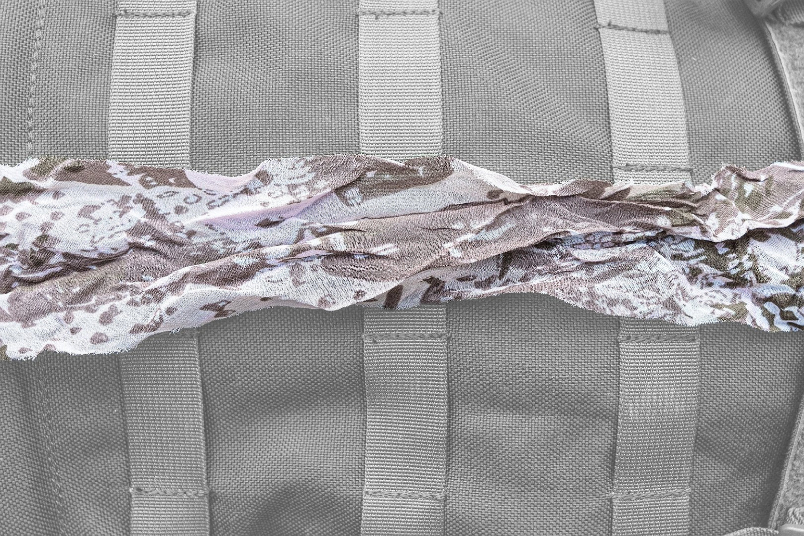 Ghosthood Strip8 Tarngirlande